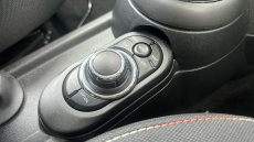 MINI Hatchback 1.5 Cooper Classic Premium 3dr Petrol Hatchback